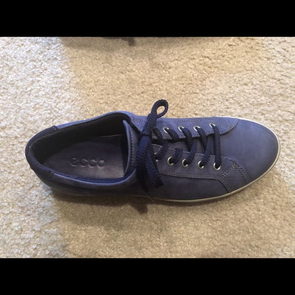 Shoes - Picture 4 of 4